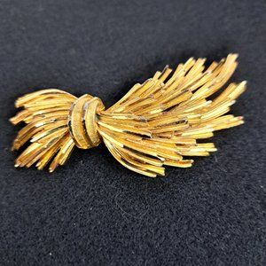 Vintage BSK Brooch Threshing Wheat Bundled Stalks Gold Tone